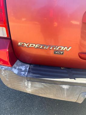 Red 2003 Ford Expedition XLT