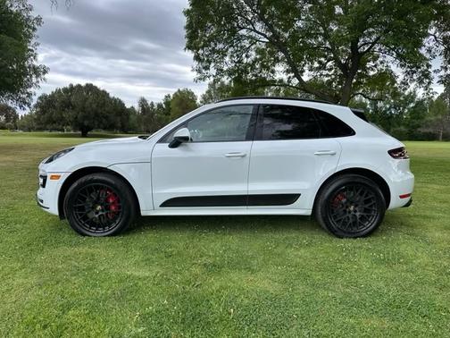 White 2016 Porsche Macan Macan Turbo
