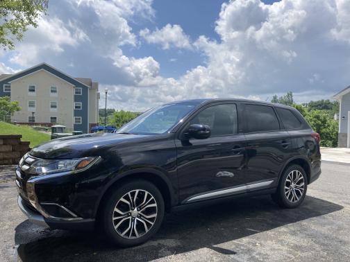 2016 Mitsubishi Outlander ES