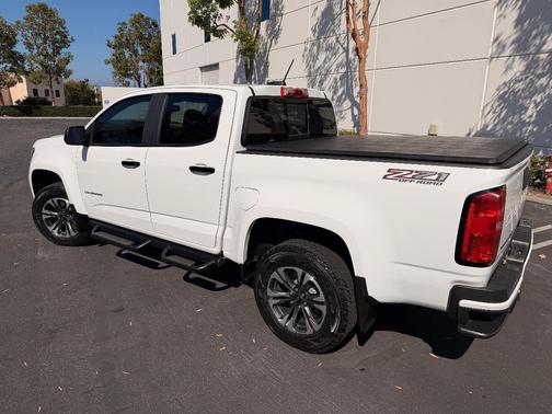 White 2022 Chevrolet Colorado Z71