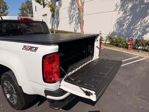 White 2022 Chevrolet Colorado Z71