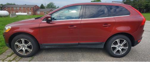 2011 Volvo XC60 T6 R-Design