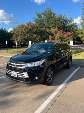 Black 2018 Toyota Highlander XLE