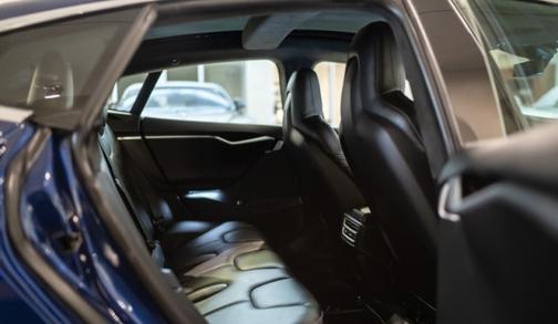 2015 Tesla Model S 90D