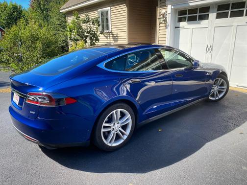 2015 Tesla Model S 90D