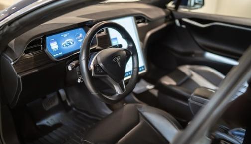 2015 Tesla Model S 90D