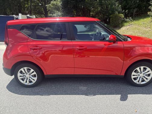 Red 2021 Kia Soul LX
