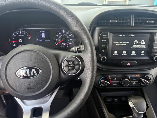 Red 2021 Kia Soul LX