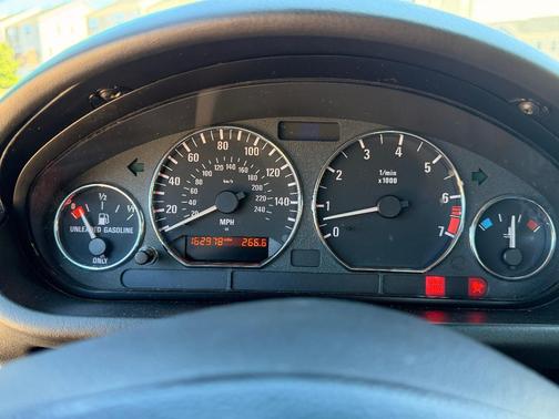 Silver 2002 BMW Z3 2.5i Roadster