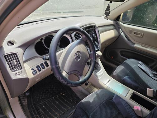 Beige 2006 Toyota Highlander Hybrid Limited