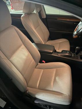 Black 2013 Lexus ES 300h Base