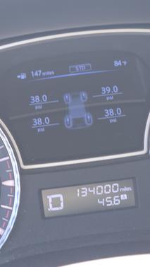Red 2013 INFINITI JX35 Base