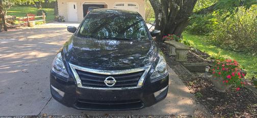 Black 2014 Nissan Altima 2.5 S