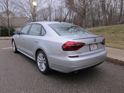 2019 Volkswagen Passat 2.0T Wolfsburg Edition