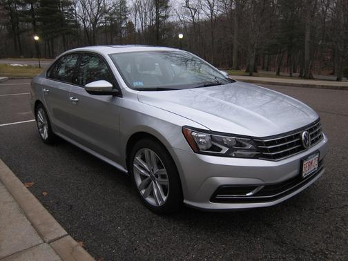 2019 Volkswagen Passat 2.0T Wolfsburg Edition