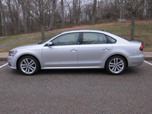 2019 Volkswagen Passat 2.0T Wolfsburg Edition