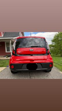Red 2019 Kia Soul Base