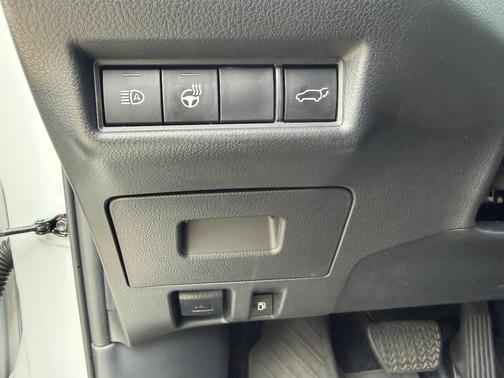 White 2024 Toyota Grand Highlander Platinum