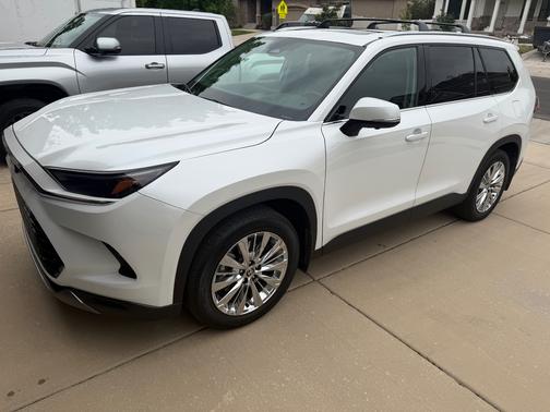 White 2024 Toyota Grand Highlander Platinum