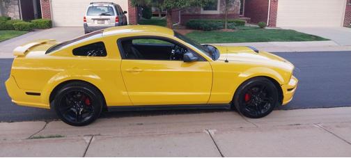 2006 Ford Mustang Base
