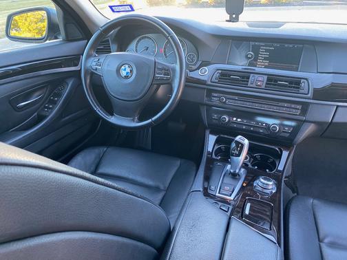 2011 BMW 528 i