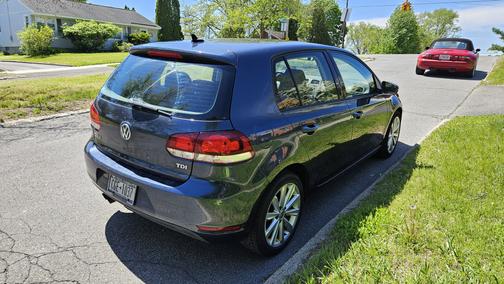 Blue 2013 Volkswagen Golf TDI