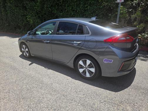 Gray 2019 Hyundai IONIQ Plug-In Hybrid Limited