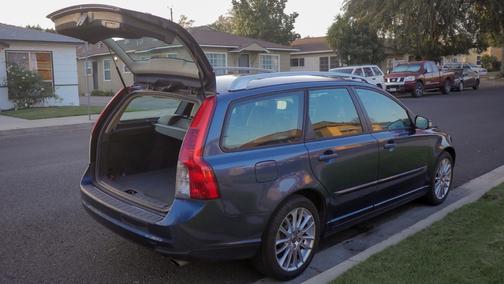 Blue 2008 Volvo V50 T5