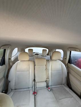 Beige 2013 Nissan Pathfinder SV