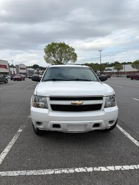 White 2010 Chevrolet Suburban 1500 LS