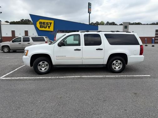 White 2010 Chevrolet Suburban 1500 LS