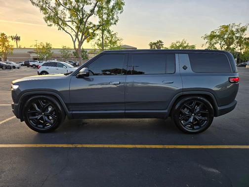 2025 Rivian R1S Adventure Dual-Motor Max Pack