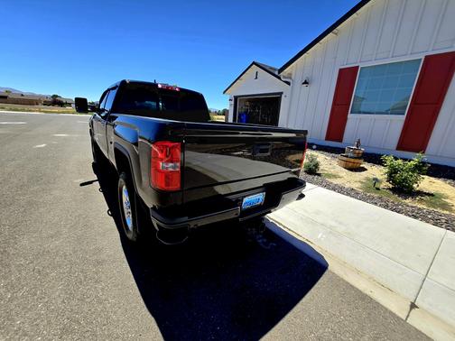 Black 2016 GMC Sierra 2500 Denali