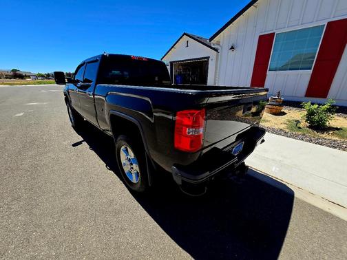 Black 2016 GMC Sierra 2500 Denali