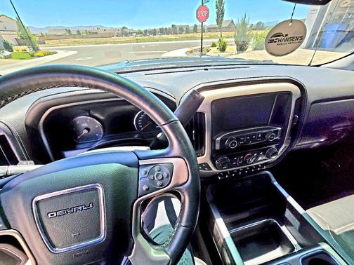 Black 2016 GMC Sierra 2500 Denali