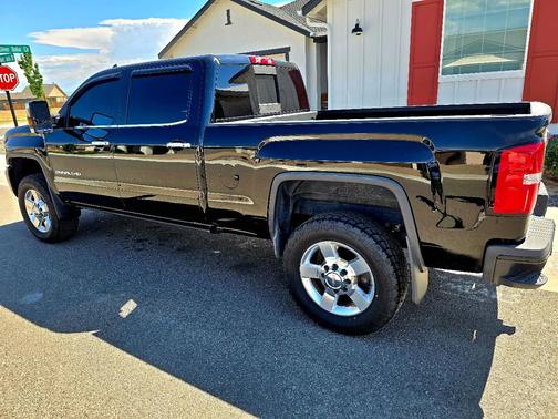 Black 2016 GMC Sierra 2500 Denali