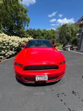 Red 2014 Ford Mustang V6 Premium