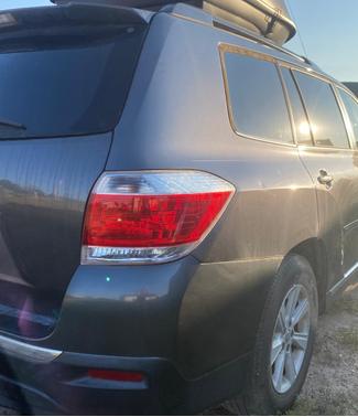 2013 Toyota Highlander SE