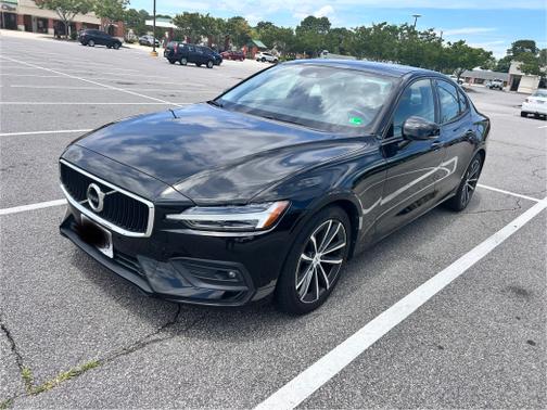 2021 Volvo S60 T5 Momentum