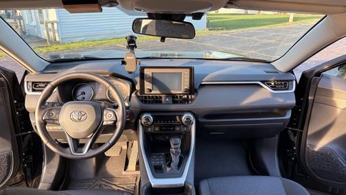 Black 2021 Toyota RAV4 XLE