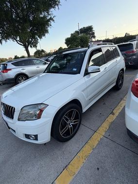 White 2011 Mercedes-Benz GLK-Class GLK 350
