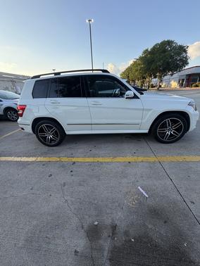 White 2011 Mercedes-Benz GLK-Class GLK 350
