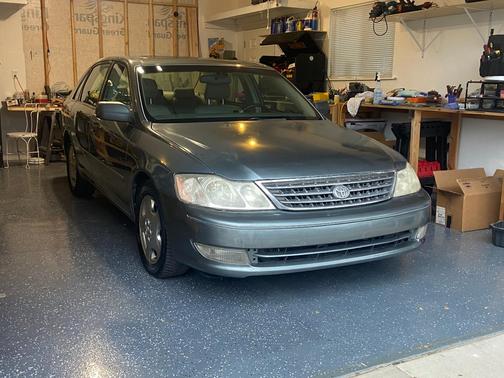 Green 2003 Toyota Avalon XLS