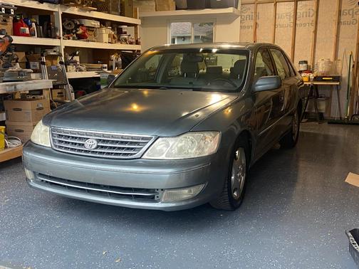 Green 2003 Toyota Avalon XLS
