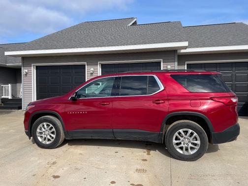 2020 Chevrolet Traverse LT Cloth