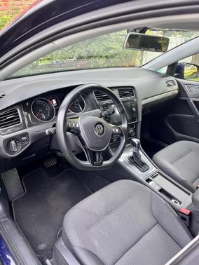 2017 Volkswagen e-Golf SE