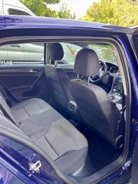 2017 Volkswagen e-Golf SE