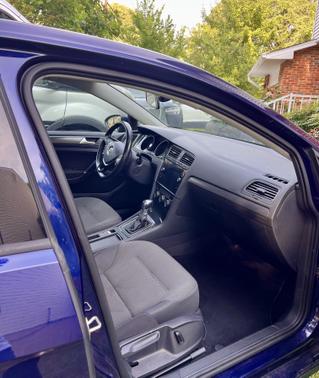 2017 Volkswagen e-Golf SE
