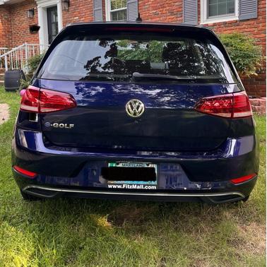 2017 Volkswagen e-Golf SE