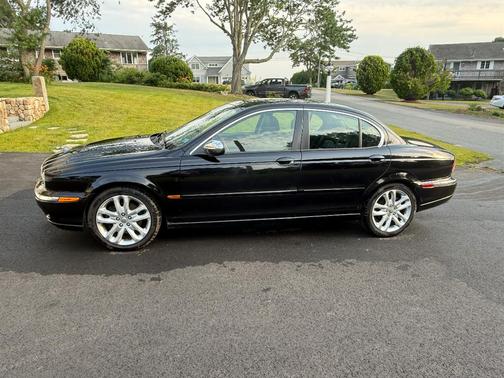 Black 2007 Jaguar X-Type 3